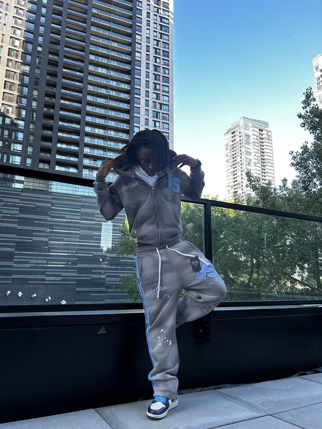 Ice zip up